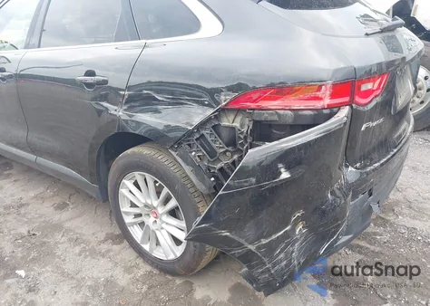 2017 Jaguar F-Pace 35T Prestige from USA, damaged, VIN SADCK2BV9HA064656